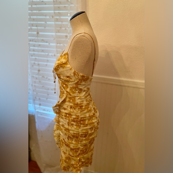 Selfie Leslie Mini Yellow Dress - Picture 5 of 9